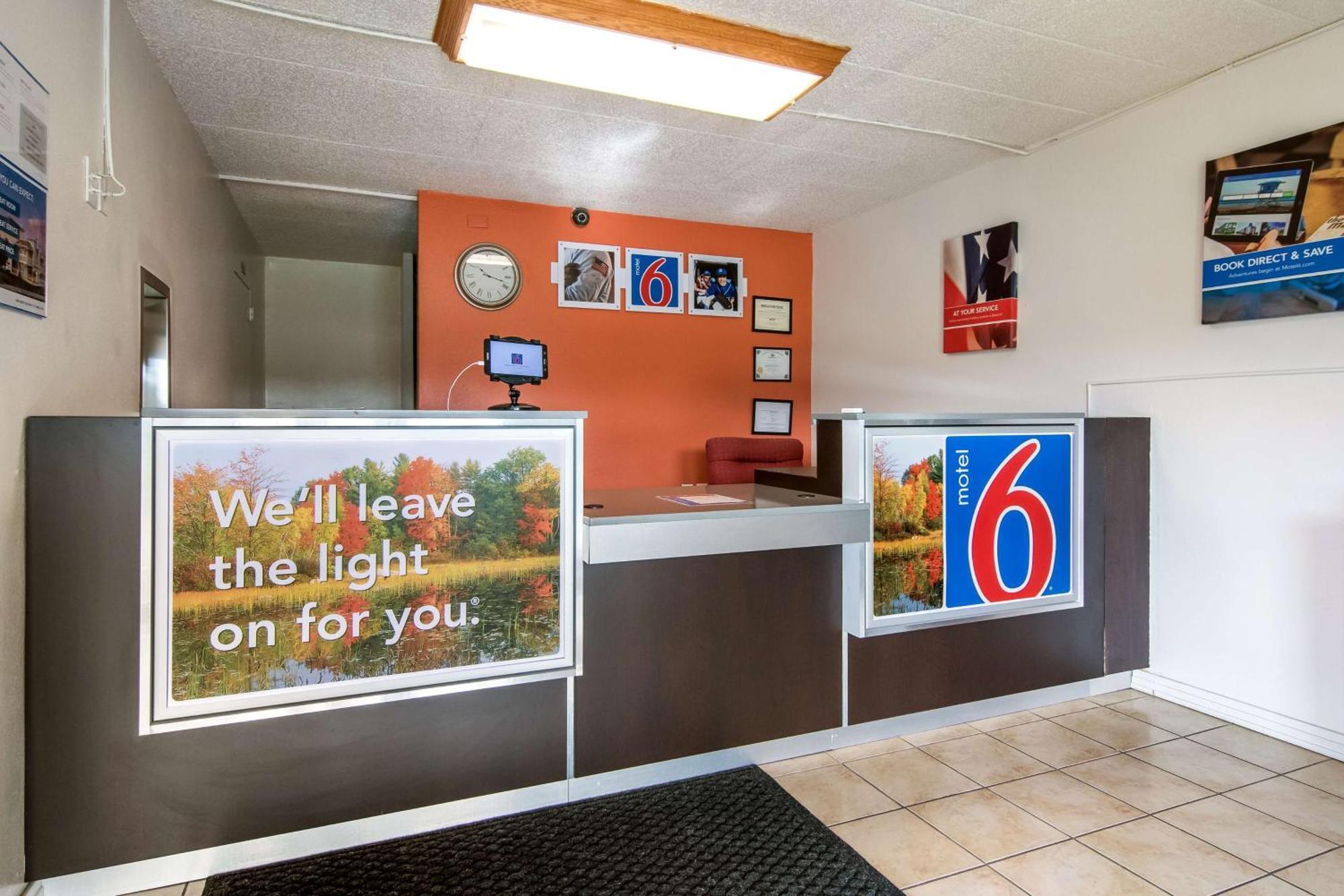 Motel 6-New Stanton, Pa Экстерьер фото